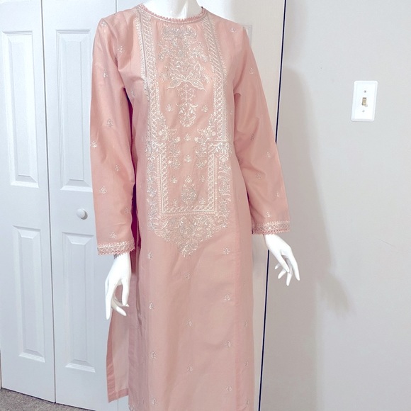 Shirt - Picture 3 of 4